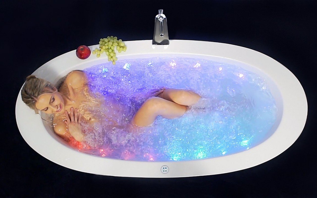 Aquatica Purescape™ 174B-Blck-Wht Baignoire de massage relaxante à l'air picture № 0