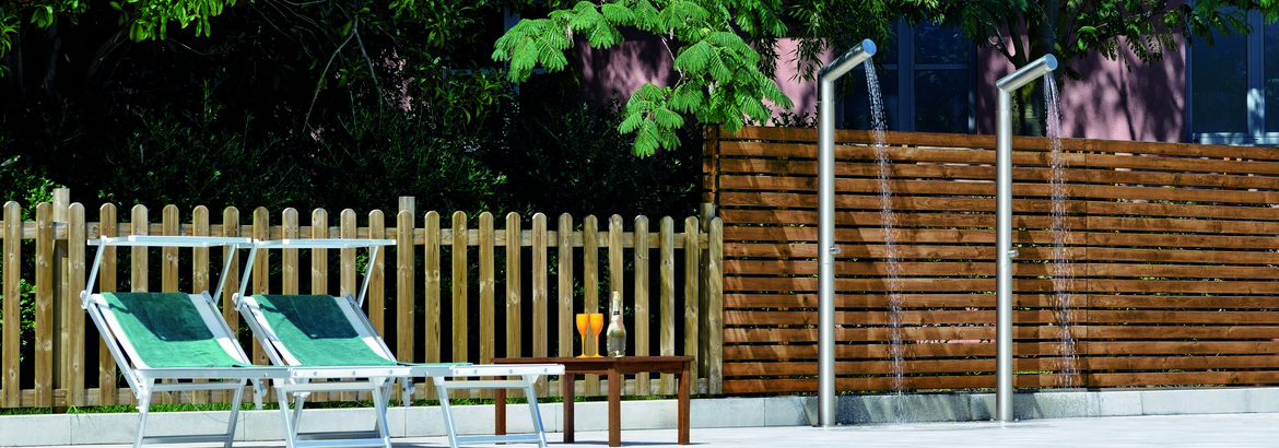Outdoor showers 01
